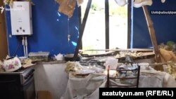 Locuință din Stepanakert, capitala regiunii separatiste Nagorno-Karabah, după ultimele bombardamente.