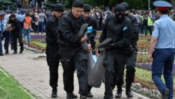 Задержания участников несанкционированной акции против выборов в Алматы. 9 июня 2019 года.