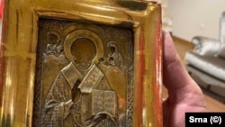 Претседателот на Претседателството на БиХ, Милорад Додик, му подари на министерот за надворешни работи на Руската Федерација Сергеј Лавров 300-годишна позлатена икона, пронајдена во Луганск