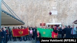 Protest ispred zidina Starog grada u Budvi, 11. novembar 2020.