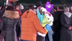 Звільнені під час обміну розповіли, хто ще залишився в заручниках на території ОРДЛО – відео