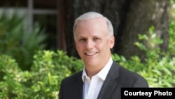 Kosovski sud ima koristi od ranijih iskustava: Dr Mark Ellis