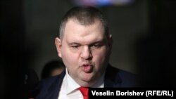 Председателят на "ДПС - Ново начало" и санкциониран за корупция от САЩ и Великобритания Делян Пеевски.