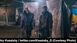 Vojnici u Azovstalu u Mariupolju, razorenom gradu na crnomorskoj obali, s amputiranim nogama. Fotografije Dmitrija Kozatskog (Orest), koje je ostavio prije predaje ruskim snagama.