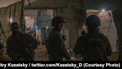 Украински војници во Азовстал 