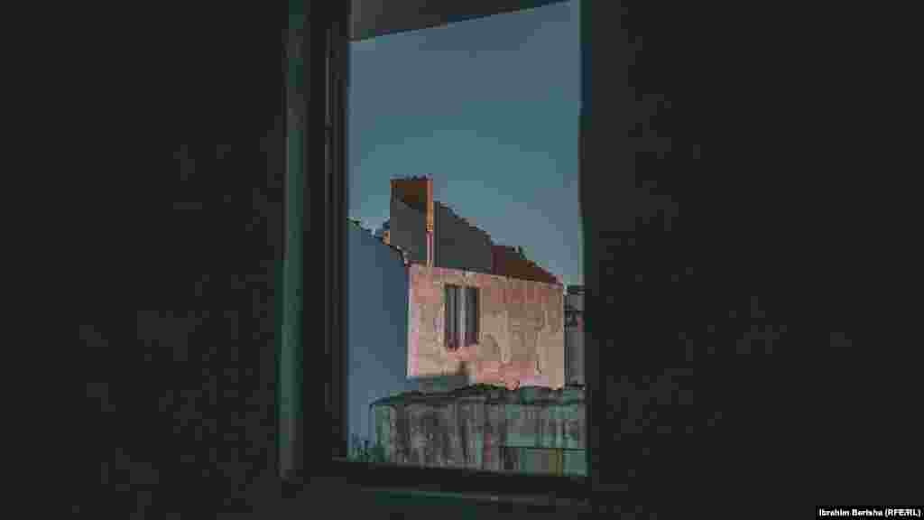 Procesi i shpronësimit në Hade është përcjellë me shumë probleme, për shkak të pakënaqësive rreth vlerës së shpronësimeve.