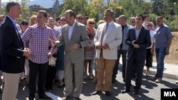 Пуштена во употреба реконструираната улица „Самоилова“ пред влезот на тврдината Кале на 9 септември 2012 година. На пуштањето присуствуваа премиерот Никола Груевски, градоначалникот на Град Скопје Коце Трајановски, градоначалниците на Центар и на Чаир, Владимир Тодоровиќ и Изет Меџити, американскиот амбасадор Пол Волерс.