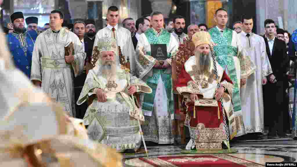 Со литургијата за помирување меѓу двете цркви, која се одржа во храмот Свети Сава во Белград, чиноначалствуваа поглаварите на двете цркви - македонскиот архиепископ г.г. Стефан и српскиот патријарх Порфириј