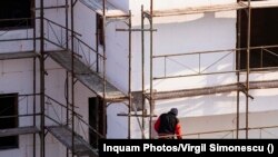 Costul materialelor de construcţii s-a majorat substanţial în ultimul an, spun firmele din piaţă.