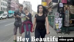 Скриншот популярного видео "Десять часов гуляния девушки по Нью-Йорку".