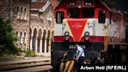 Stacioni i trenit në Pejë.