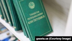 În discursul său de sfârșit de an, președintele uzbec Șavkat Mirziioev a declarat că „toate propunerile și dorințele exprimate de cetățenii noștri vor fi luate în considerare" în noul proiect de constituție supus unui referendum anul viitor