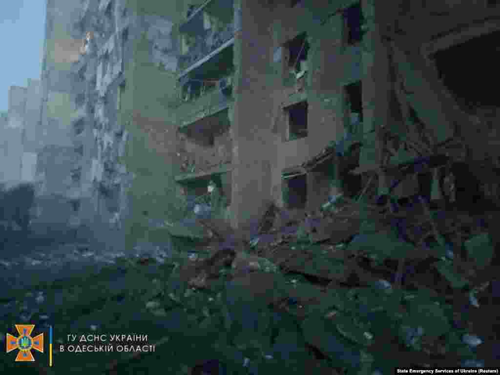 Budalenko je dodao da akcija spašavanja i dalje traje kako bi se pronašli ljudi koji bi još uvijek mogli da budu zarobljeni u zgradi u kojoj je živjelo njih 152.