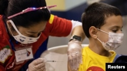 Odobrenje FDA dolazi nakon što je savjetodavni panel jednoglasno preporučio vakcine kompanija Moderna i Pfizer.