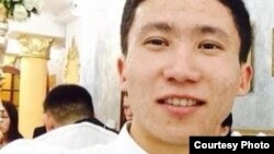 25-летний Акжол Килыбаев ушел на допрос в Абайский РОП, а в ту же ночь мать нашла его повешенным в гараже 