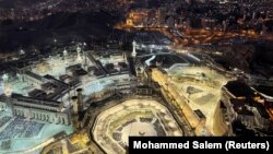 A járvány után újra zarándokok tömegei érkeznek Mekkába