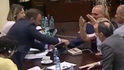 Кавга на раб на тепачка во Собранието