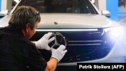 Iz jedne od fabrika Mercedesa, ilustrativna fotografija iz arhive