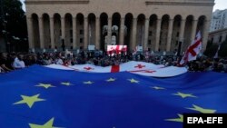 ევროკომისიის ზეპირი მოხსენების თანახმად, საქართველოს პროგრესი აქვს 12 რეკომენდაციის შესრულების გზაზე