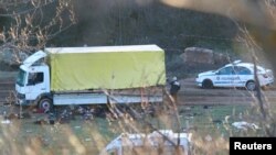 Во напуштен камион во близина на главниот град Софија беа пронајдени телата на 18 авганистански мигранти