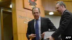 Архивска фотографија: Шефот на руската дипломатија Сергеј Лавров и рускиот амбасадор во ОБСЕ Александар Лукашевич