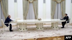 Emmanuel Macron a declarat că țările occidentale vor face „totul pentru a găsi compromisuri care să poată satisface pe toată lumea”.