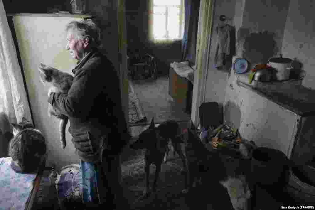 Natalja az ukrán hadsereg és az oroszbarát szeparatisták közötti frontvonaltól néhány kilométerre fekvő Avdijivkában él, ahol egyszer már súlyosan megsérült a harcok során 2017 januárjában