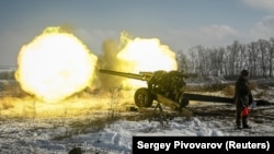 Stërvitje, diplomaci, mbrojtje: Fotografitë e fundit nga kriza në Ukrainë