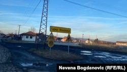 Ulaz u selo Gornje Nedeljice. Rio Tinto tamo je planirao rudnik litijuma.