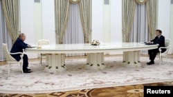 Путин и Макрон не се доближиха повече заради опасността от COVID-19