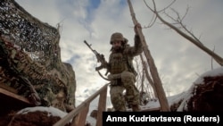 Pe marginea prăpastiei: Tensiunile de la granița Rusiei cu Ucraina în fotografii