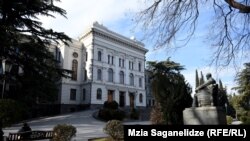 თსუ დაკავებული ლექტორის საკითხს ეხმაურება