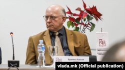 Претседателот на Стопанската комора Бранко Азески