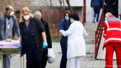 Пациенти и медицинари на Клиника