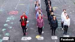 A miskolci Kaffka Margit Általános Iskola tanári kara egy 2022. szeptember 22-i képükön