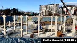 Teren sa tribinama se gradi već više od dva mjeseca, iako je dozvola za pripremne radove izdata tek 20. januara