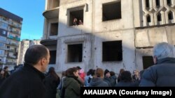 В выходные дни протестная акция возобновилась в Новом районе около недостроенной девятиэтажки