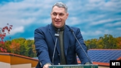 Lázár János építési és közlekedési miniszter beszédet mond Nyíradonyban 2023. január 26-án