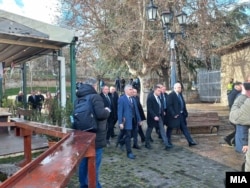 Delegacija iz Bugarske u blizini groba Goce Delčeva, 4. februar 2023. Skoplje