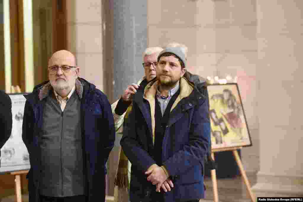 Na fotografiji, s otvaranja izložbe, 26. januara, su Igor i Boris Kožemjakin, hazan sarajevske sinagoge i predsjednik Jevrejske općine Sarajevo. 