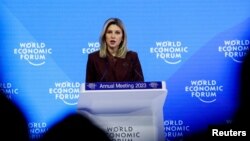 Olena Zelenska le-a cerut liderilor mondiali reuniți la Davos să susțină lupta Ucrainei împotriva invaziei ruse. 