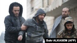 Šok na licima preživelih nakon zemljotresa u Jandrisu