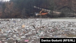 Smeće na reci Lim, 26. januar 2023. 