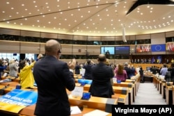 Aplauz za ukrajinskog predsjednika u Parlamentu