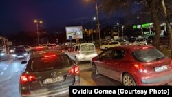 În marie, benzinării din întreaga ţară au fost luate cu asalt de şoferi, după majorarea bruscă a preţurilor.