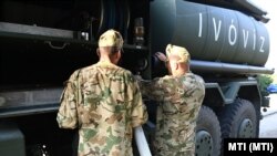 Eltávolítani a „dugót” a honvédségből – ez a fő cél forrásaink szerint