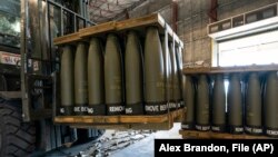 ფოტო არქივიდან. აშშ-დან უკრაინაში გასაგზავნი 155-მილიმეტრიანი ჭურვები 