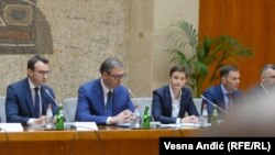 Predsednik Srbije Aleksandar Vučič i članovi vlade Srbije na sastanku u Beogradu s predstavnicima Srba s Kosova, 21, avgust 2022.