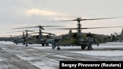 Mai multe postări de pe rețelele de socializare ruse ale rudelor unor soldați ruși întăresc dovezile prezenței armatei ruse în apropierea Ucrainei.