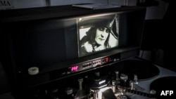 Момент от реставрационния процес на филма "Наполеон".